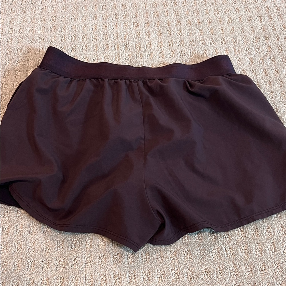 Nike Women's Dark Athletic Shorts - Picture 4 of 4